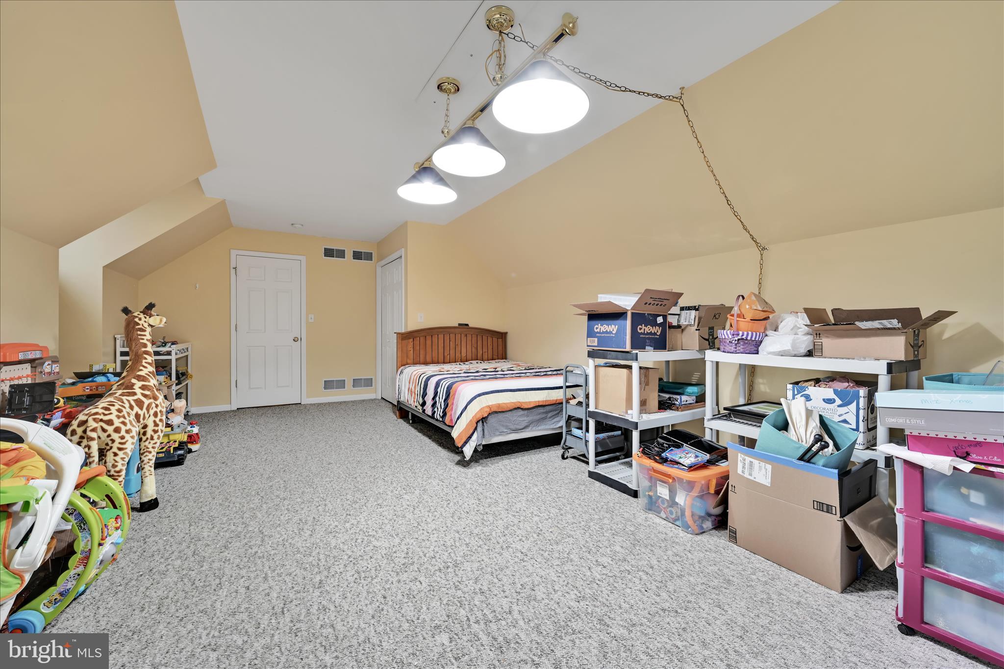 WHITETAIL ESTATES - Residential