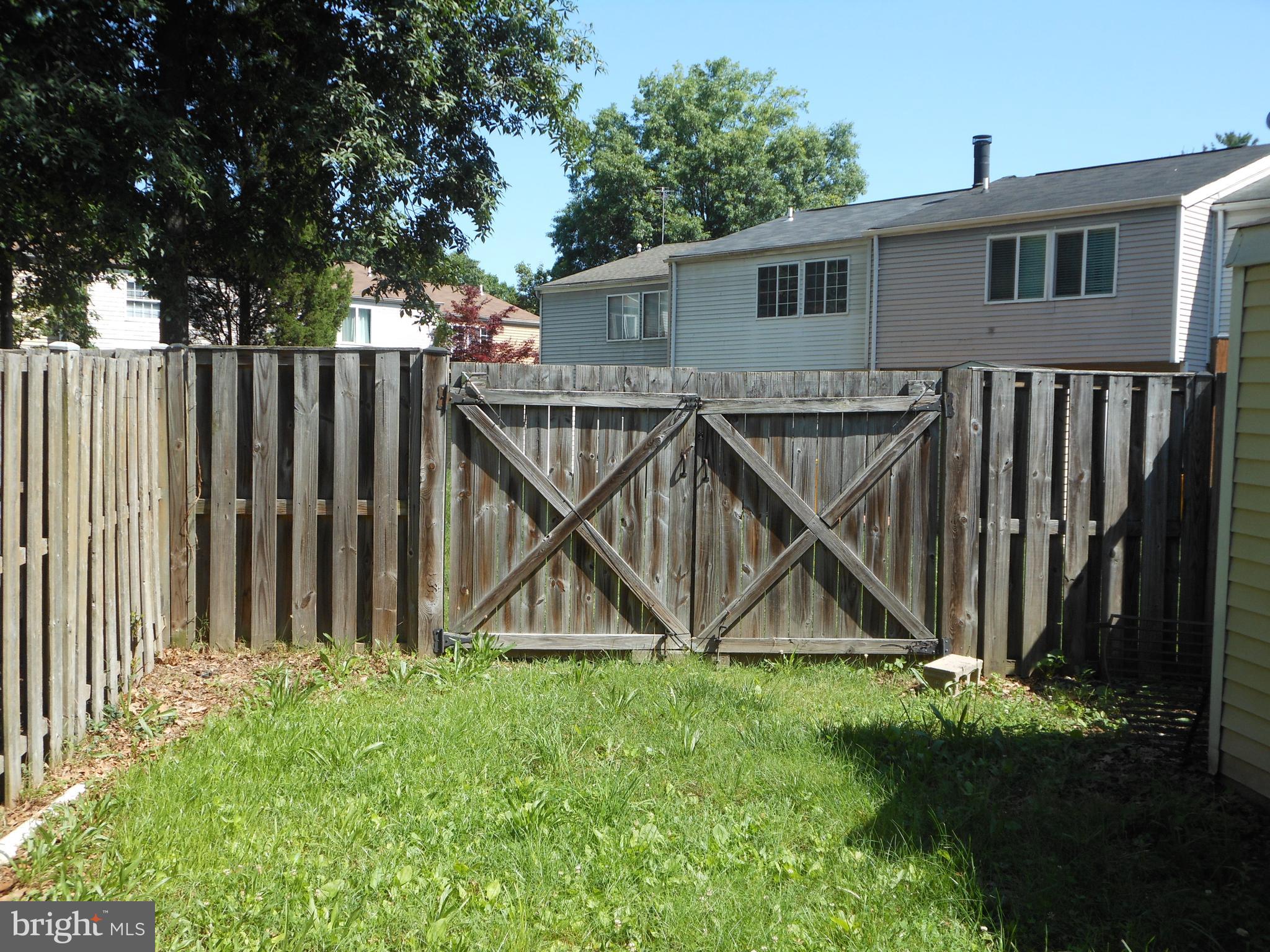 WOODS EDGE TOWNHOME CONDOMINIUMS - Residential