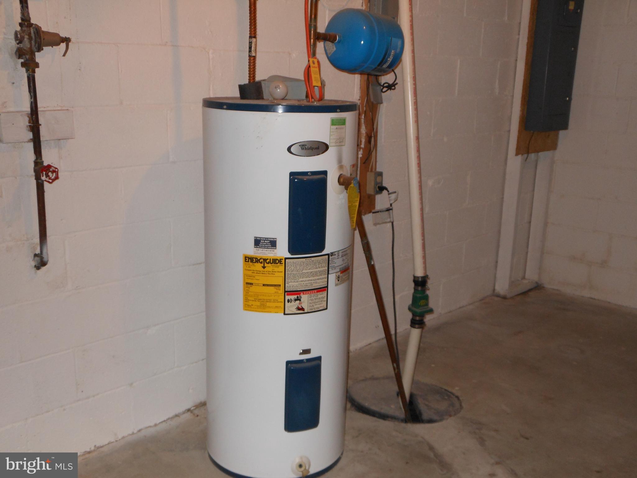 WOODS EDGE TOWNHOME CONDOMINIUMS - Residential