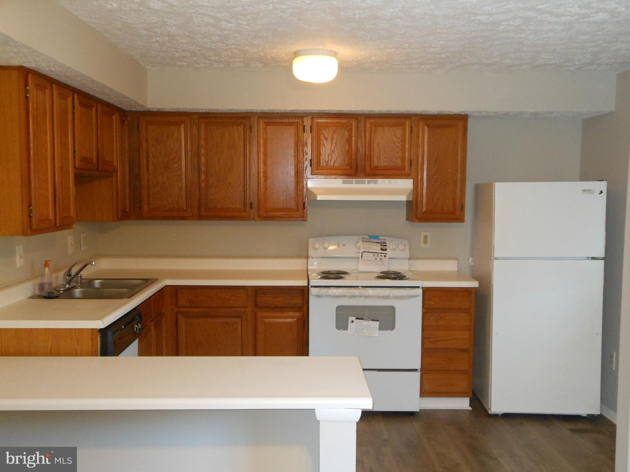 WOODS EDGE TOWNHOME CONDOMINIUMS - Residential