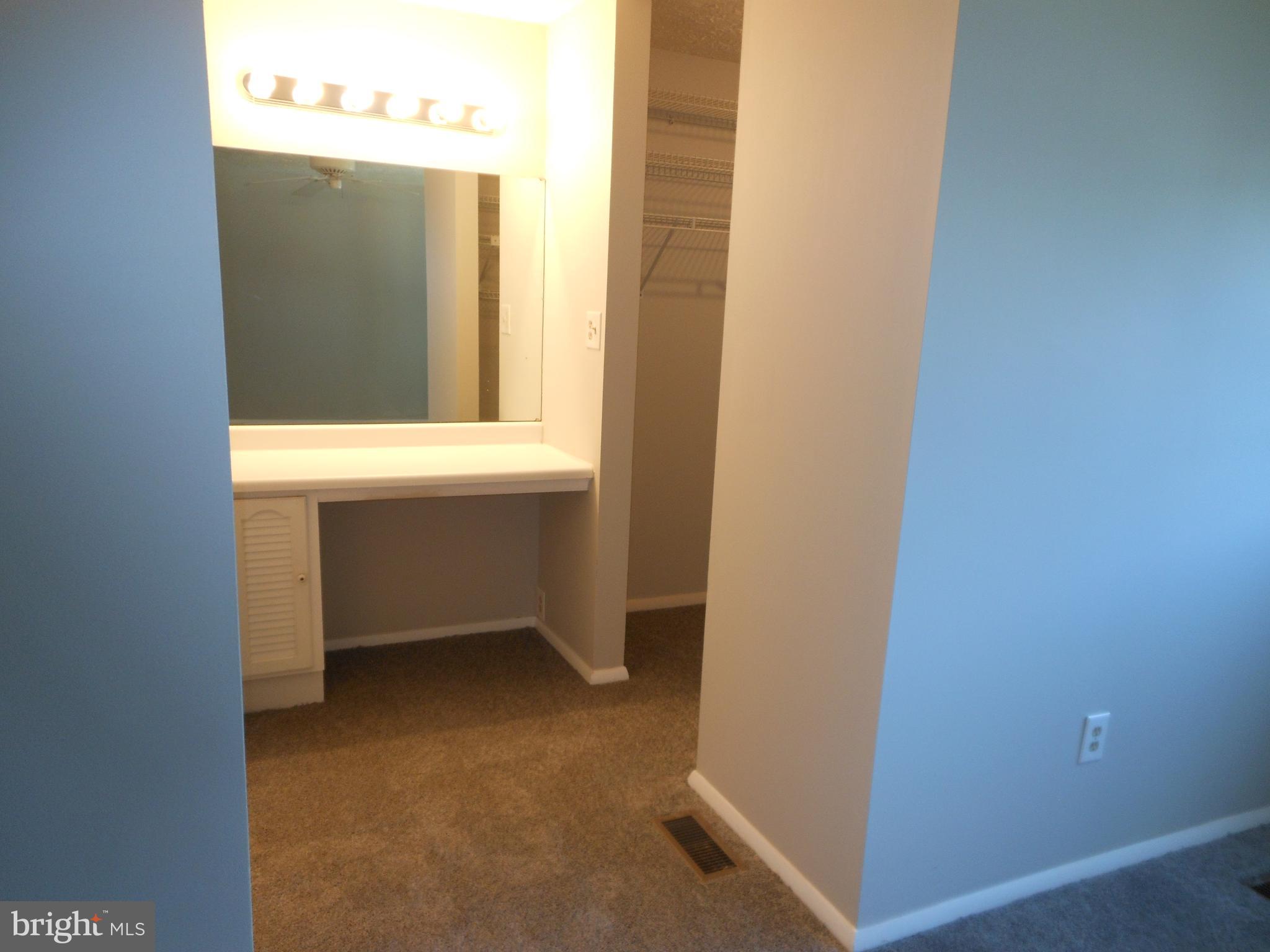 WOODS EDGE TOWNHOME CONDOMINIUMS - Residential