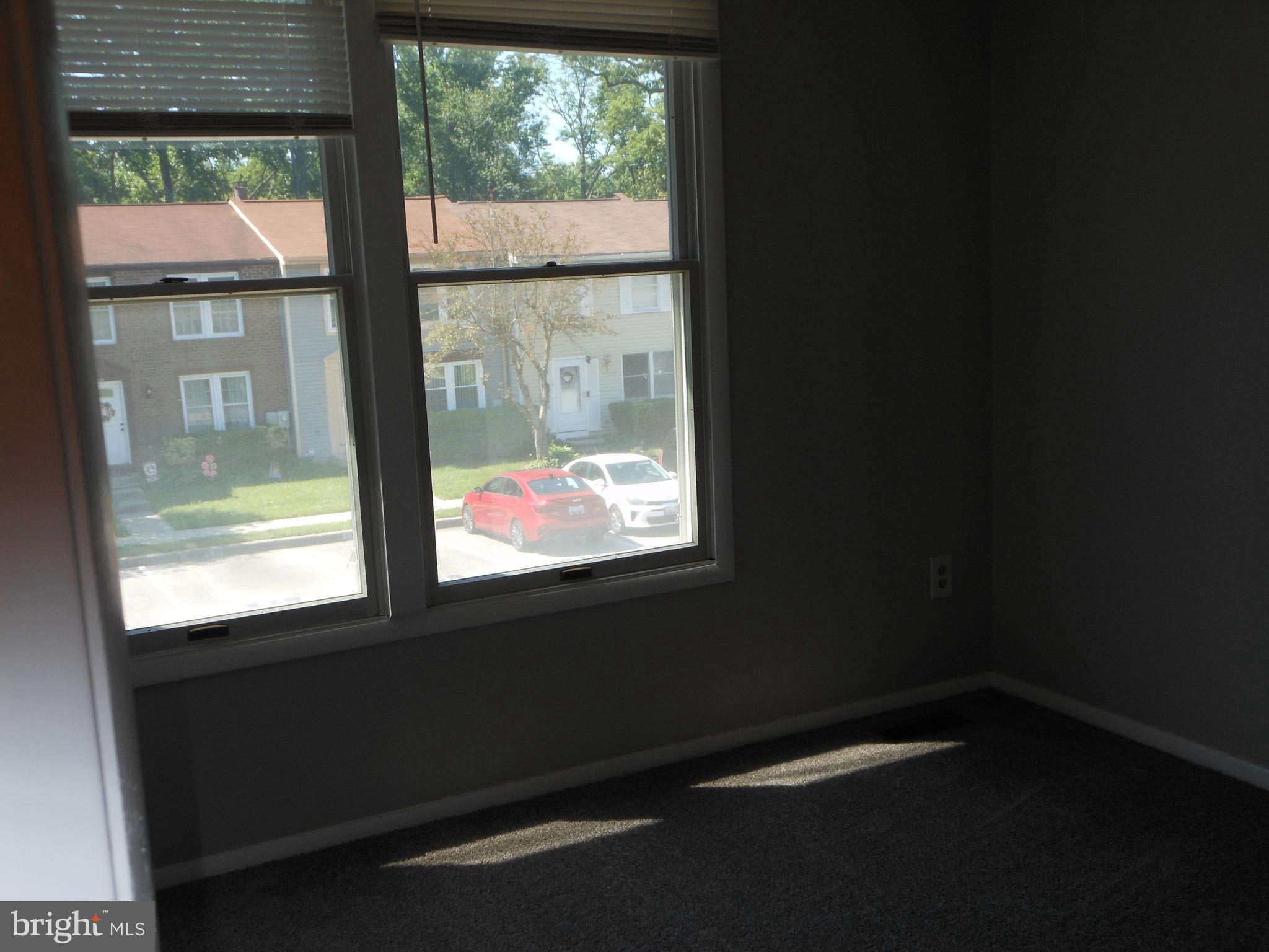 WOODS EDGE TOWNHOME CONDOMINIUMS - Residential