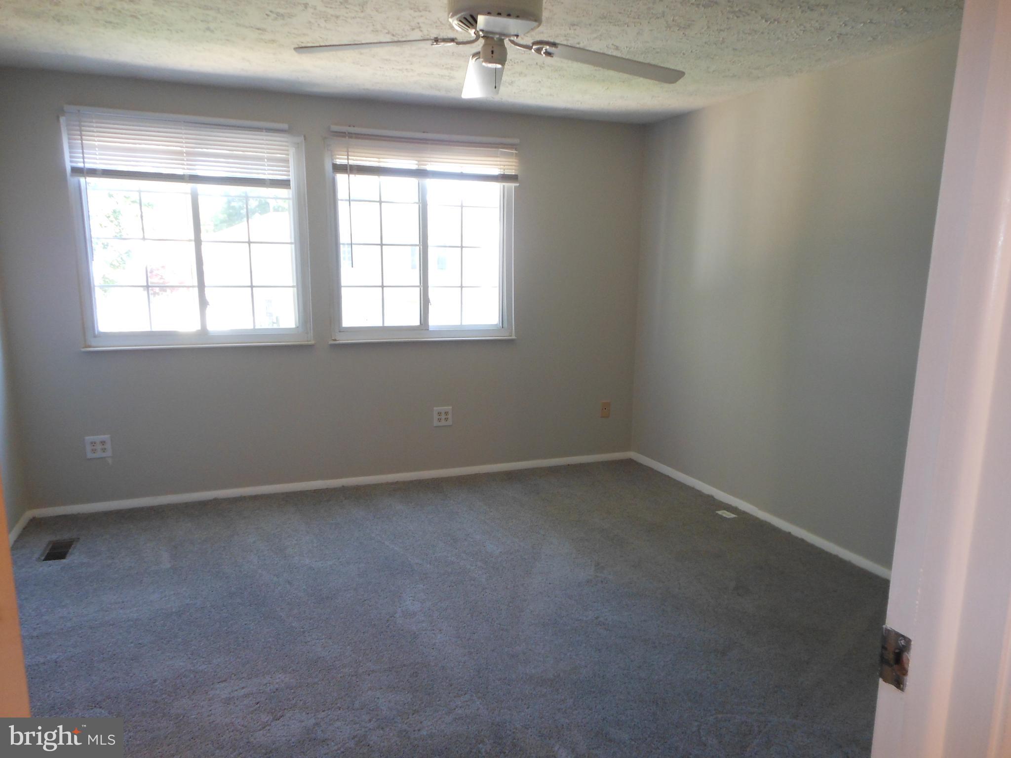 WOODS EDGE TOWNHOME CONDOMINIUMS - Residential