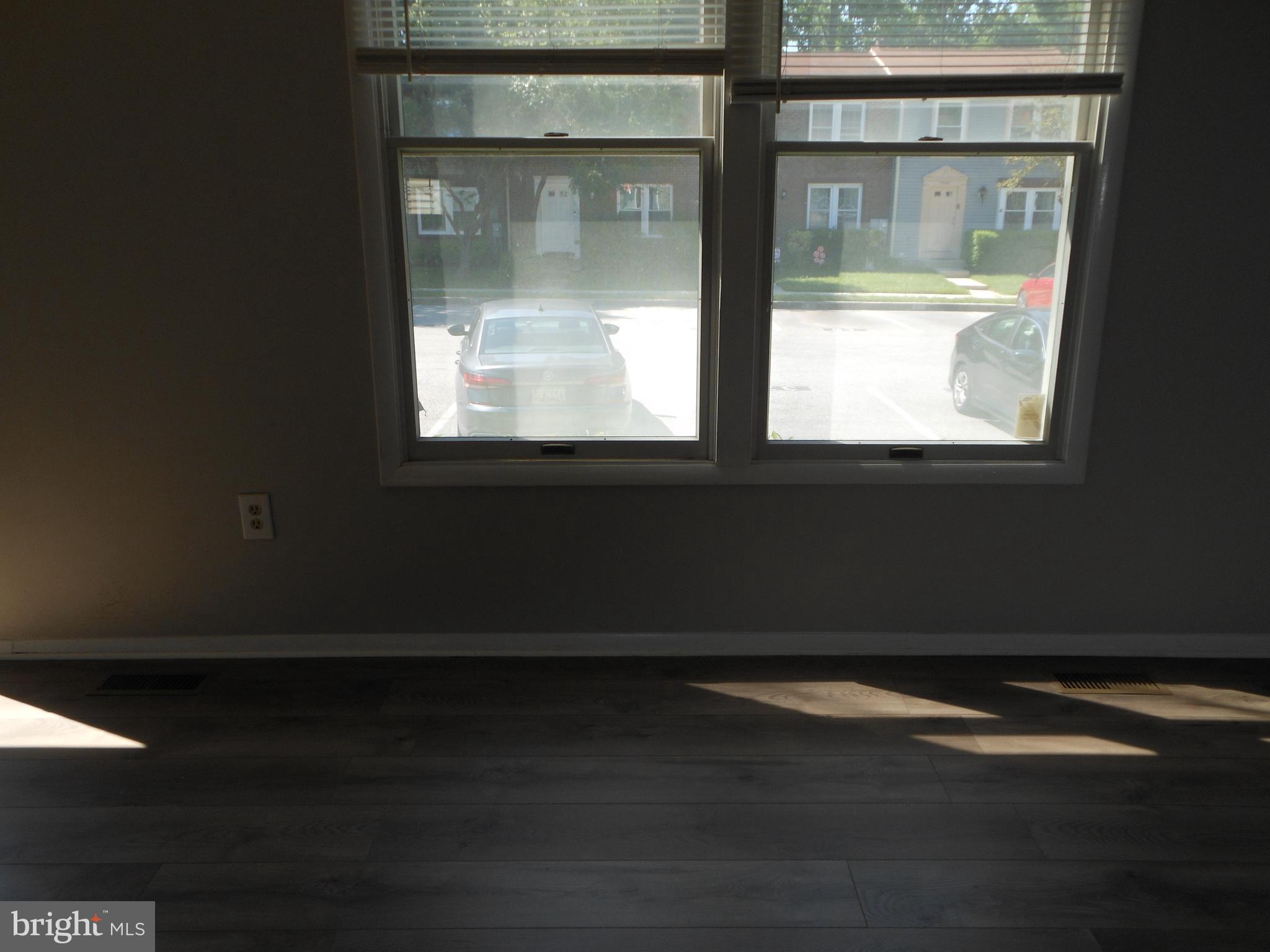 WOODS EDGE TOWNHOME CONDOMINIUMS - Residential