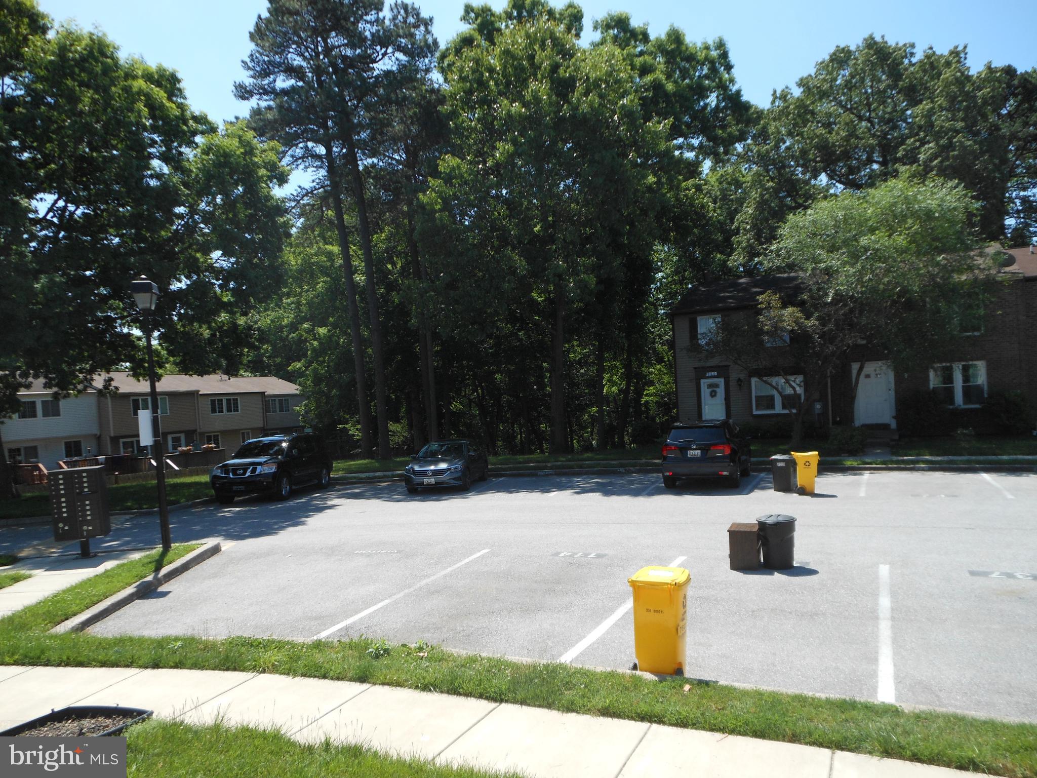 WOODS EDGE TOWNHOME CONDOMINIUMS - Residential