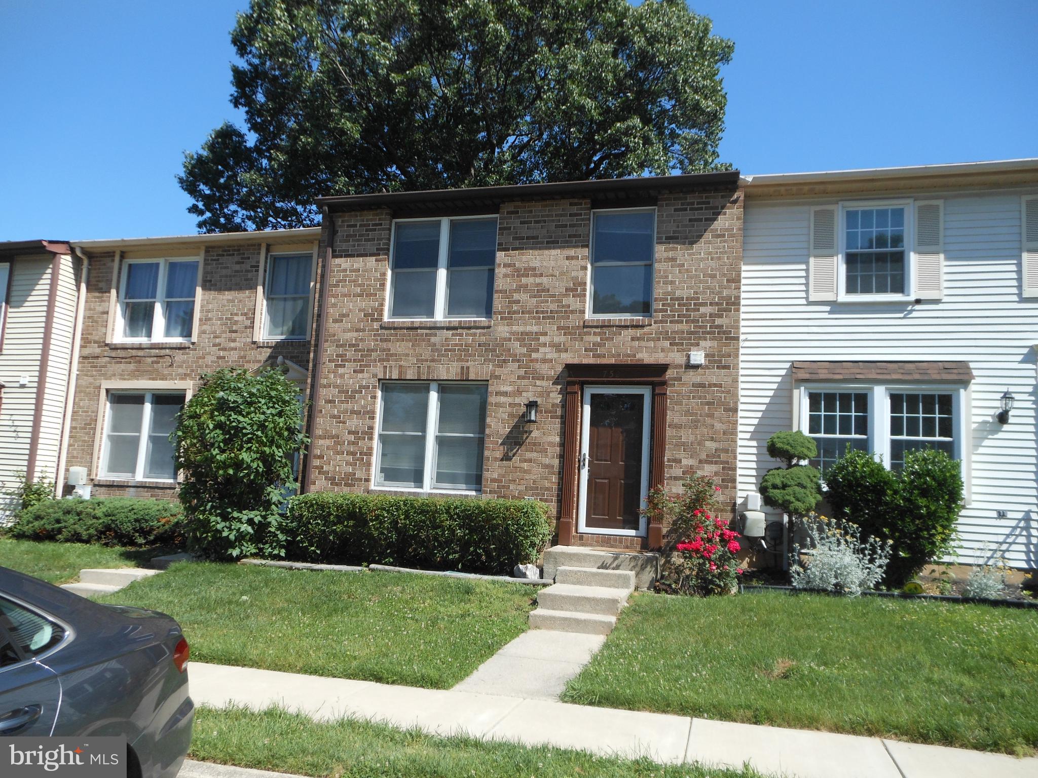 WOODS EDGE TOWNHOME CONDOMINIUMS - Residential