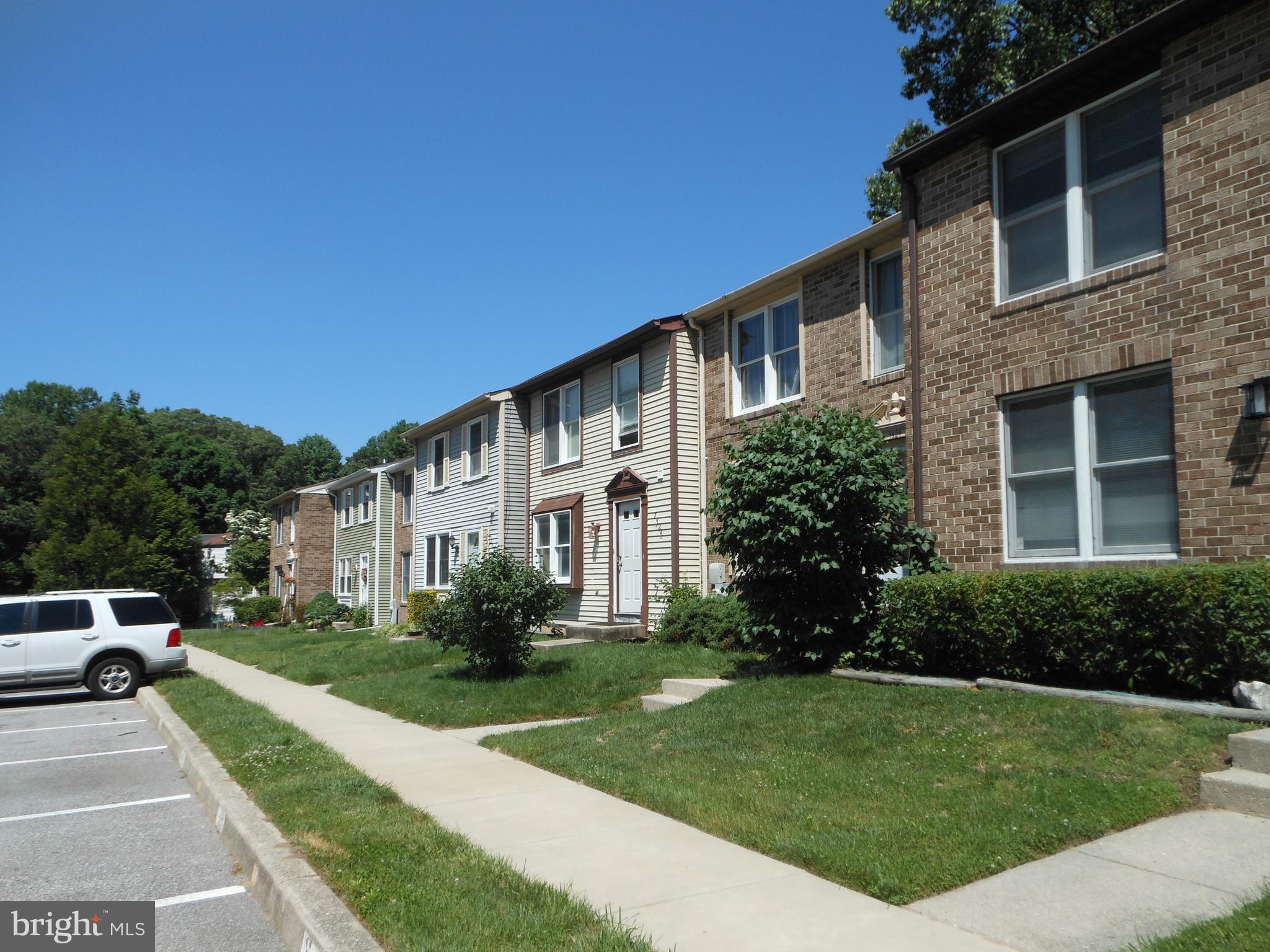 WOODS EDGE TOWNHOME CONDOMINIUMS - Residential