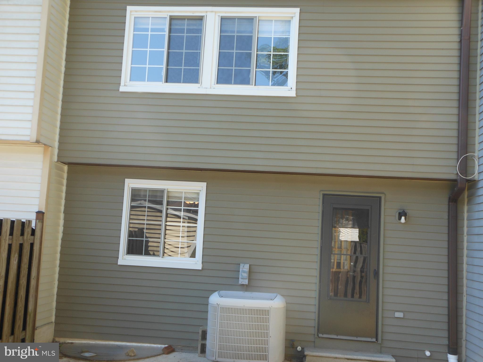 WOODS EDGE TOWNHOME CONDOMINIUMS - Residential