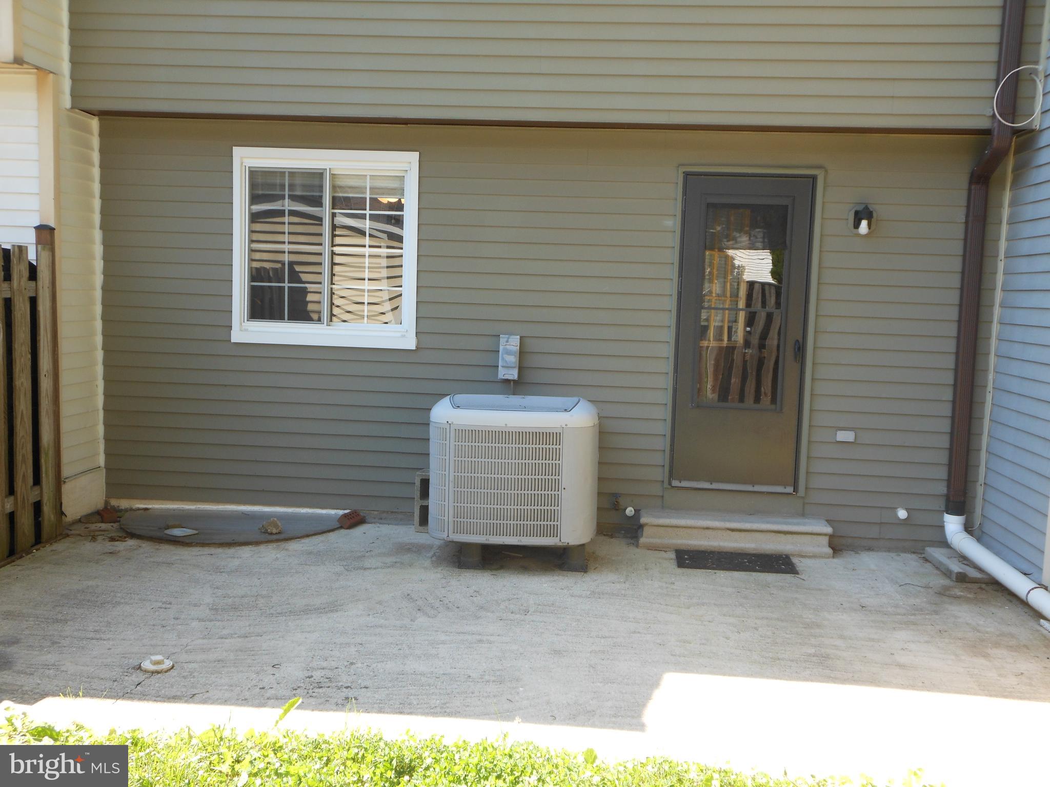 WOODS EDGE TOWNHOME CONDOMINIUMS - Residential