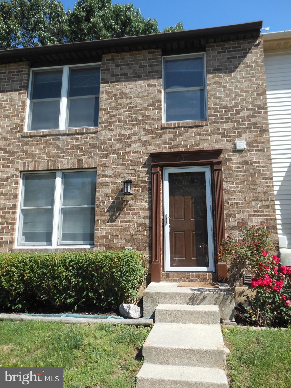 WOODS EDGE TOWNHOME CONDOMINIUMS - Residential