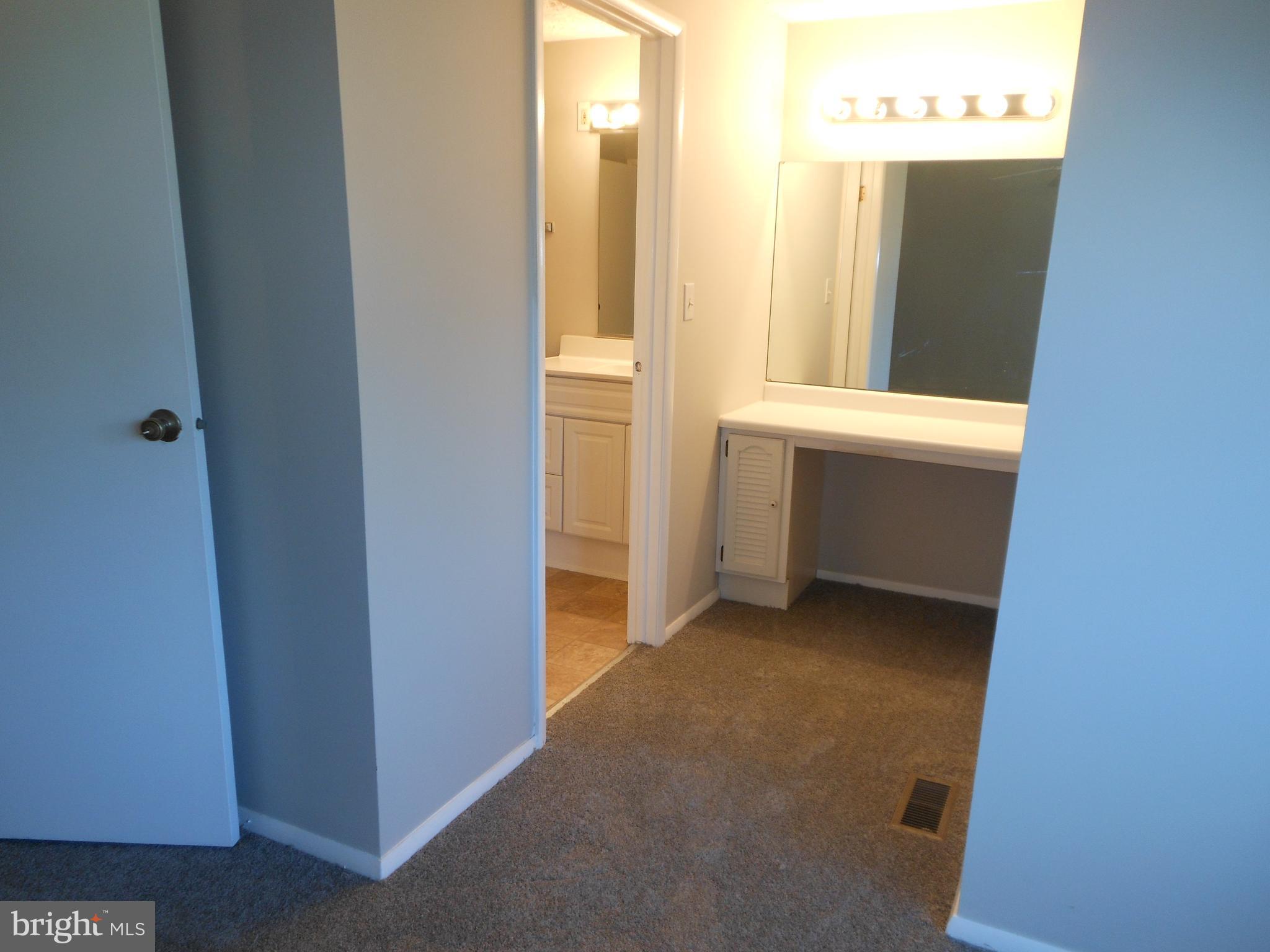 WOODS EDGE TOWNHOME CONDOMINIUMS - Residential