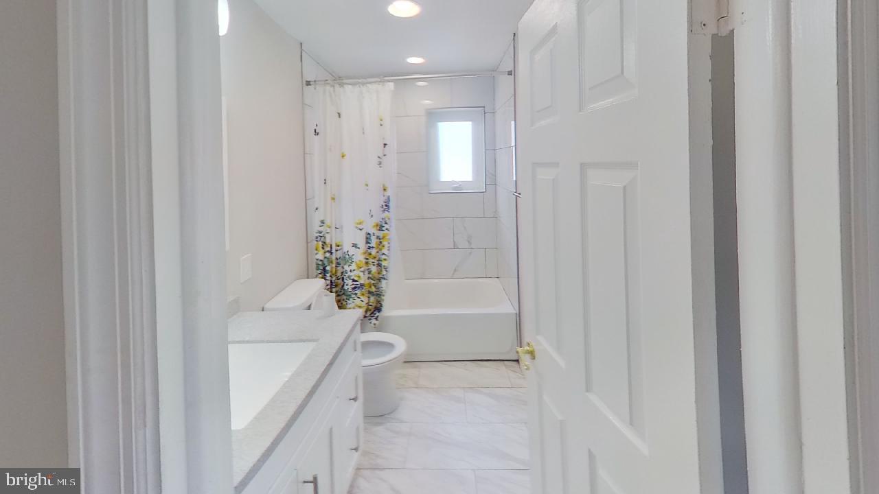 MANAYUNK - Residential Lease