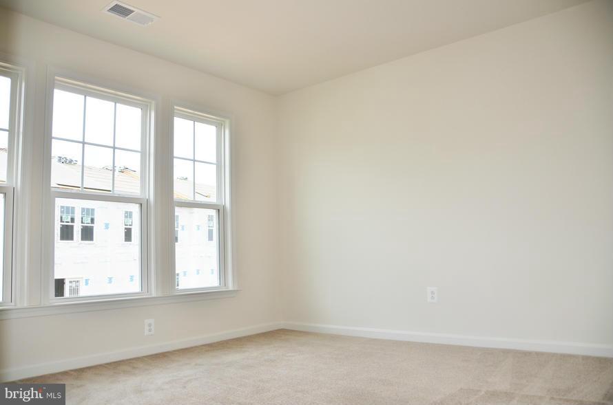 SIGNATURE AT BROADLANDS - Residential Lease