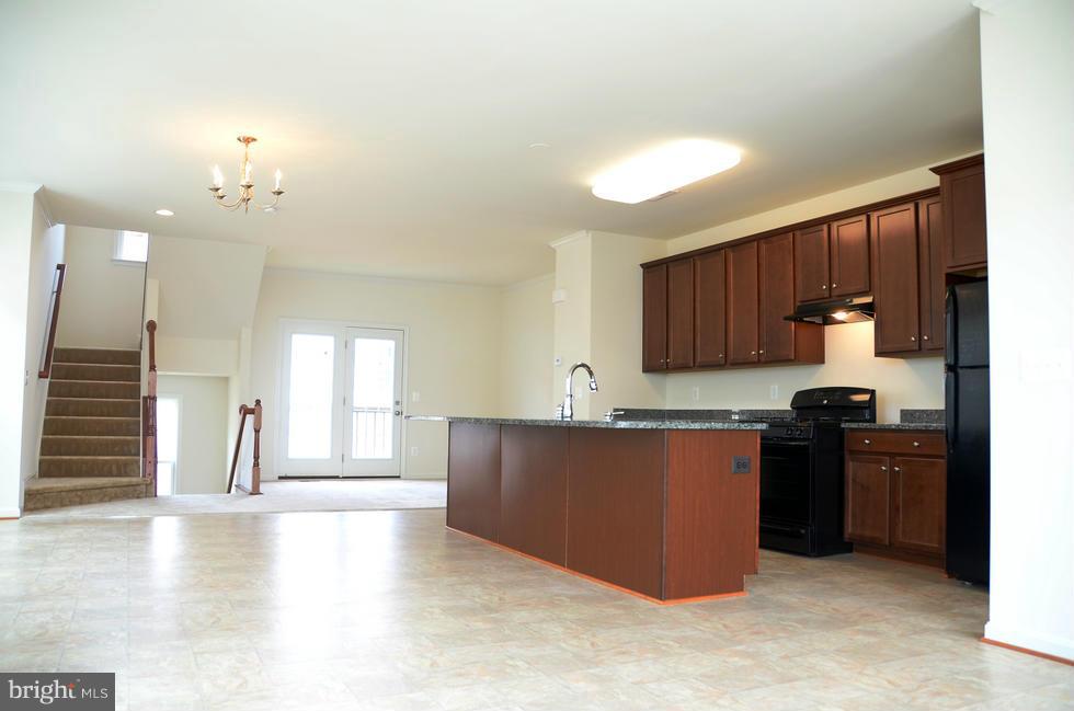 SIGNATURE AT BROADLANDS - Residential Lease