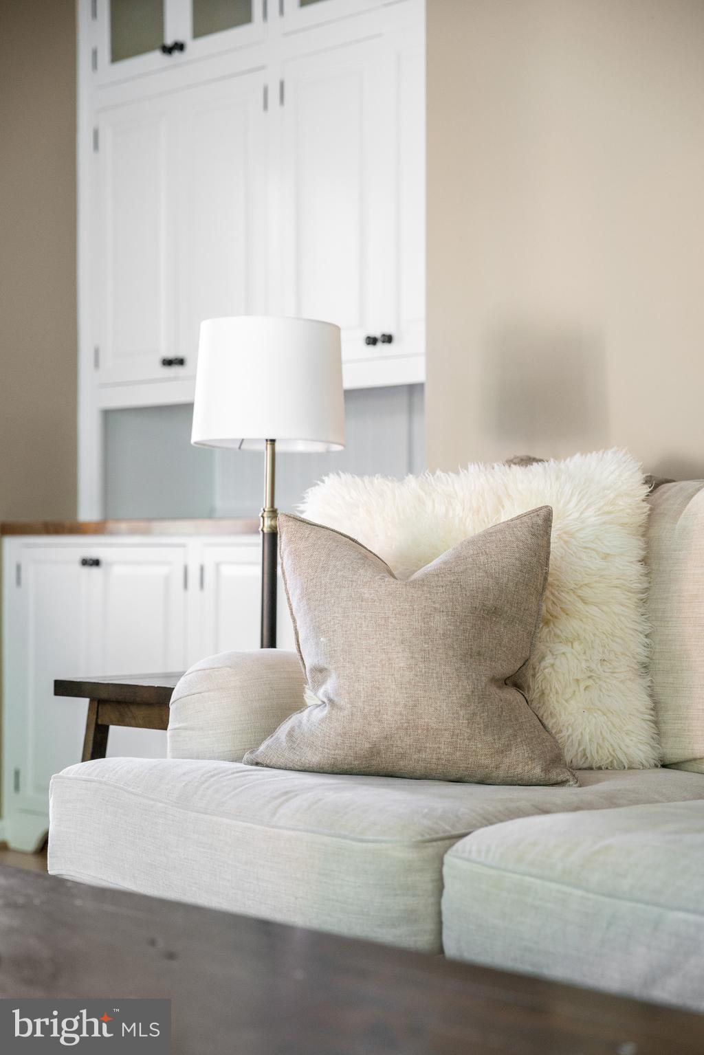 HUNTERS CROSSING - Residential