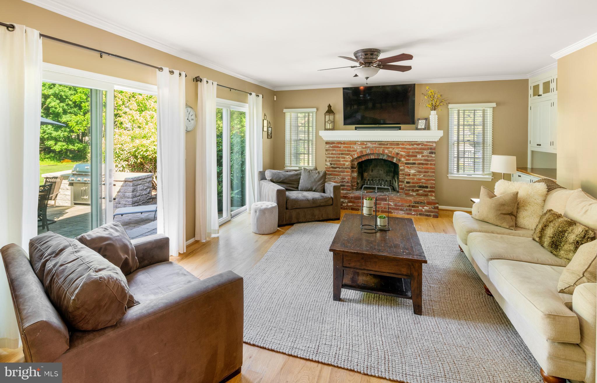 HUNTERS CROSSING - Residential