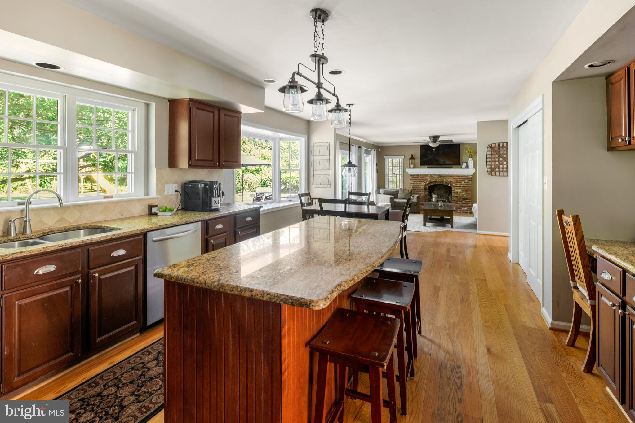 HUNTERS CROSSING - Residential