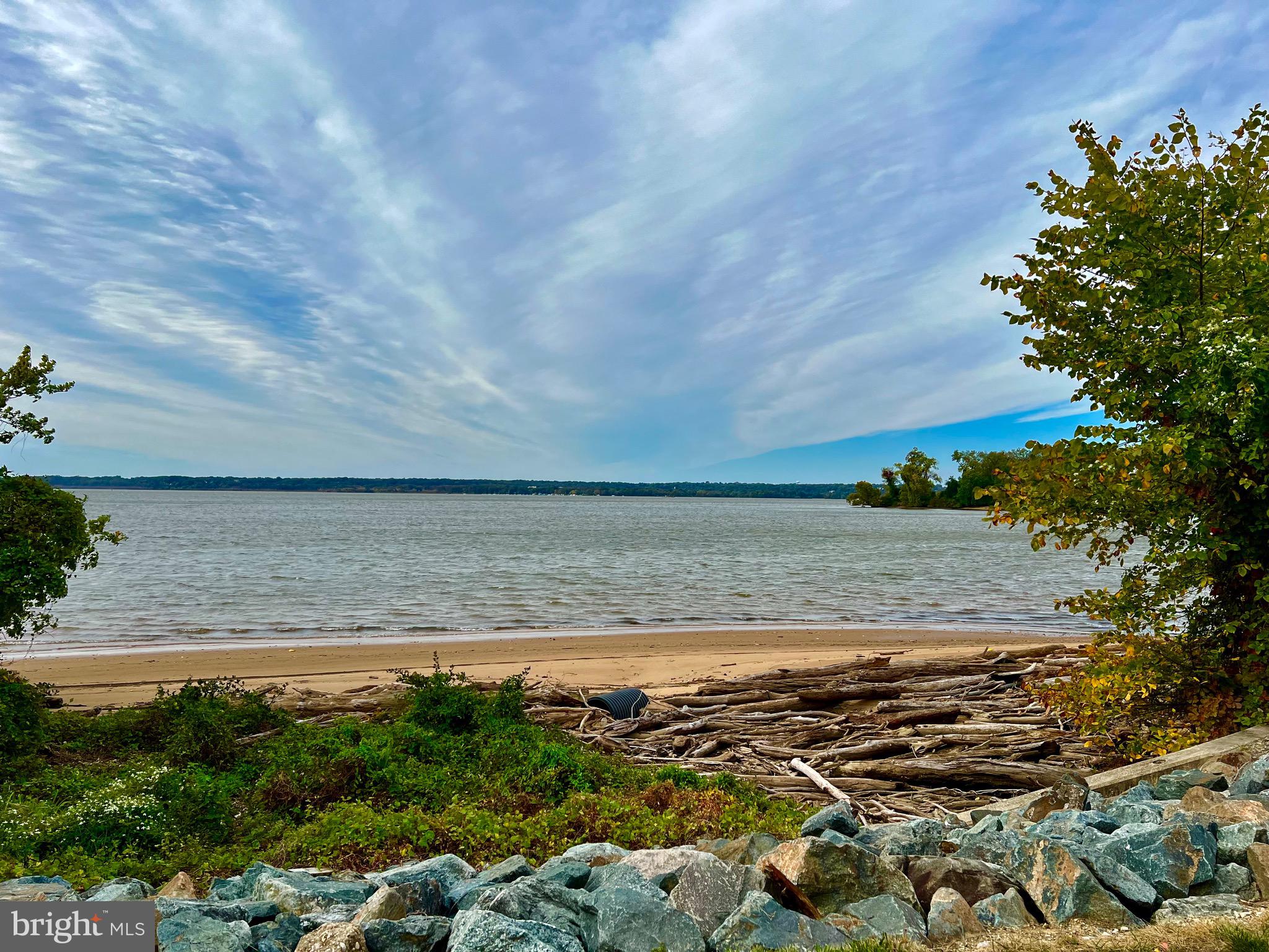 THE FLATS AT NATIONAL HARBOR - Residential Lease