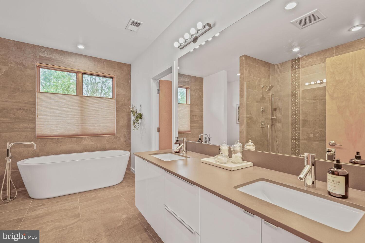 SHIRLEY WOODS - Residential