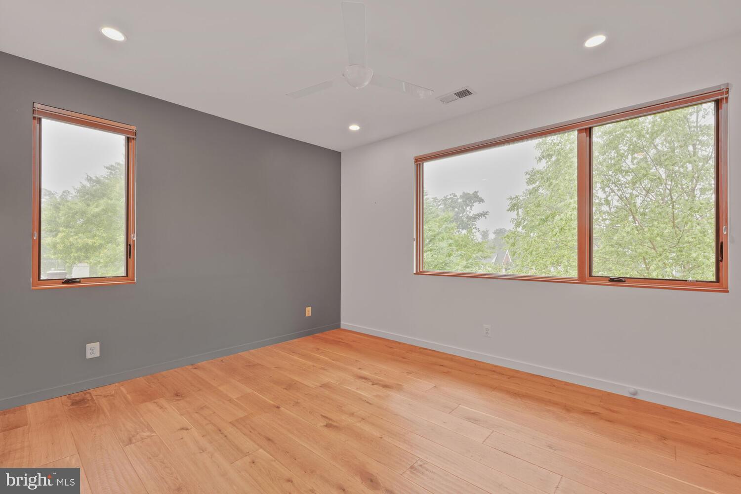 SHIRLEY WOODS - Residential