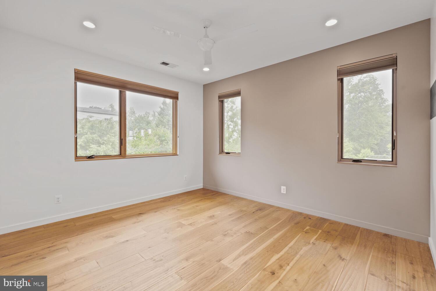 SHIRLEY WOODS - Residential