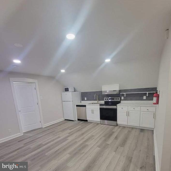 300 W KINGS HIGHWAY APT D