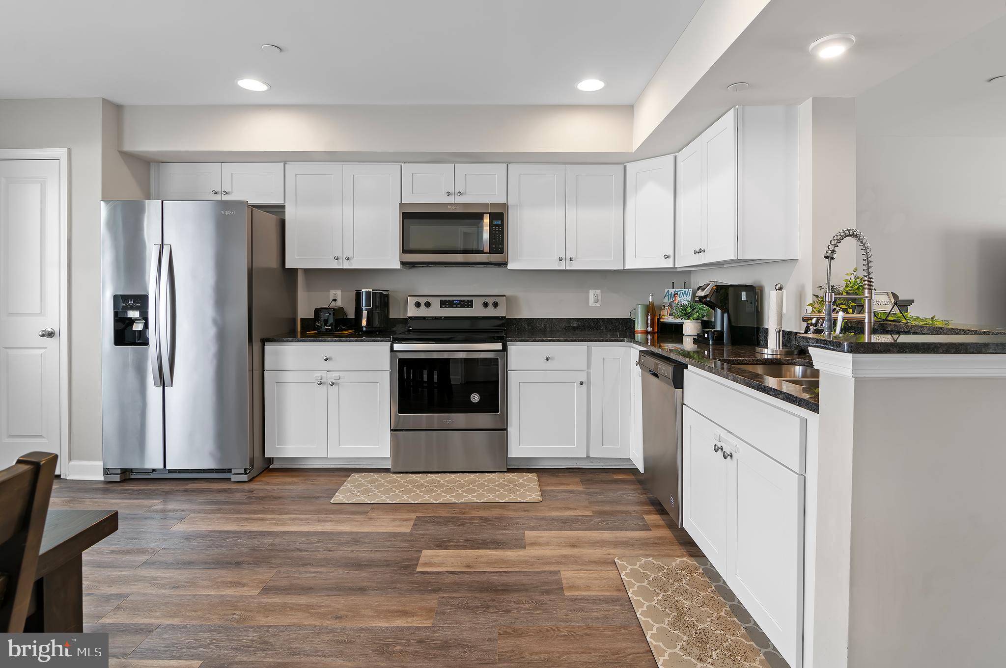 AVALON SHORES - Residential