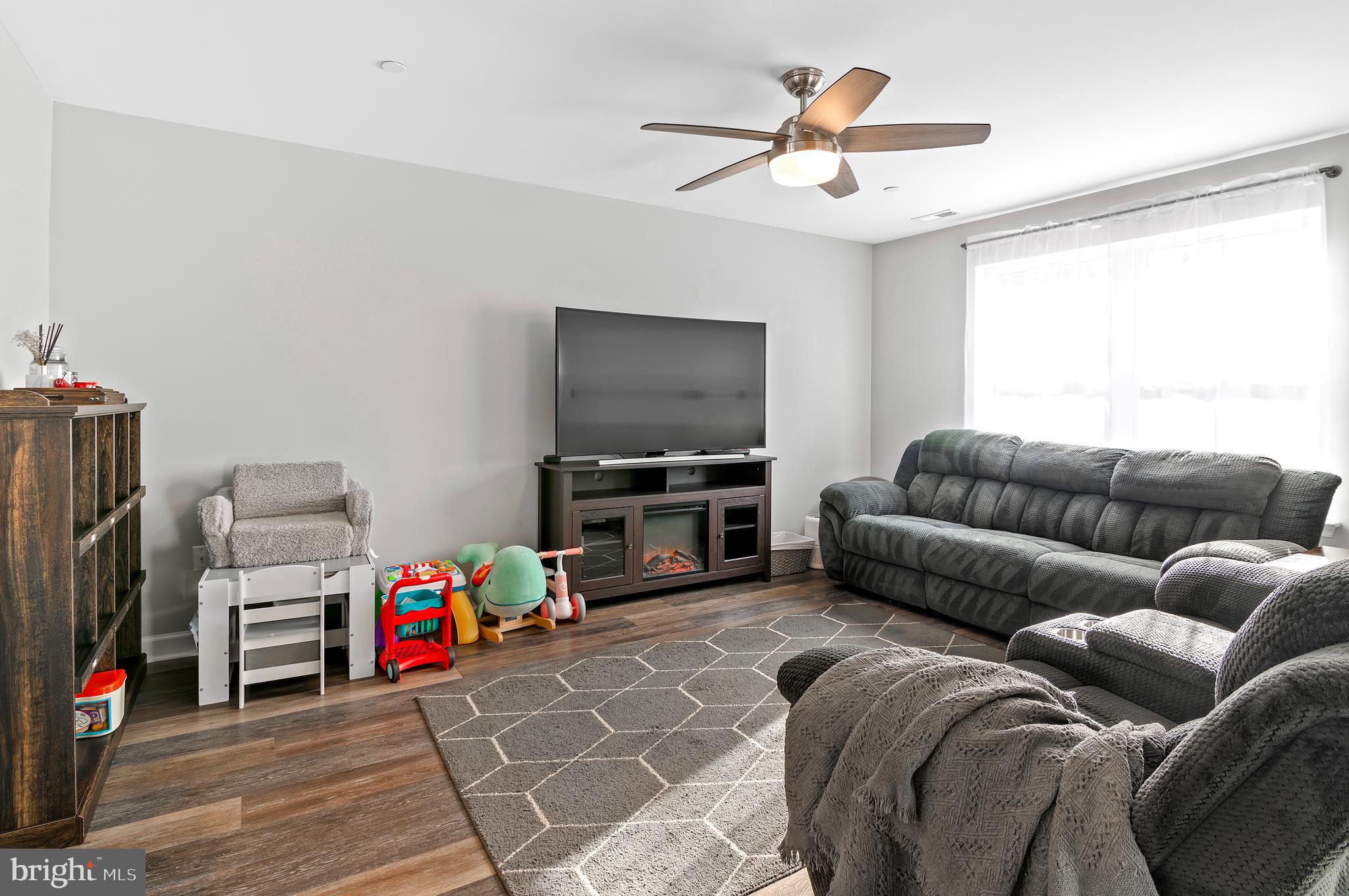 AVALON SHORES - Residential