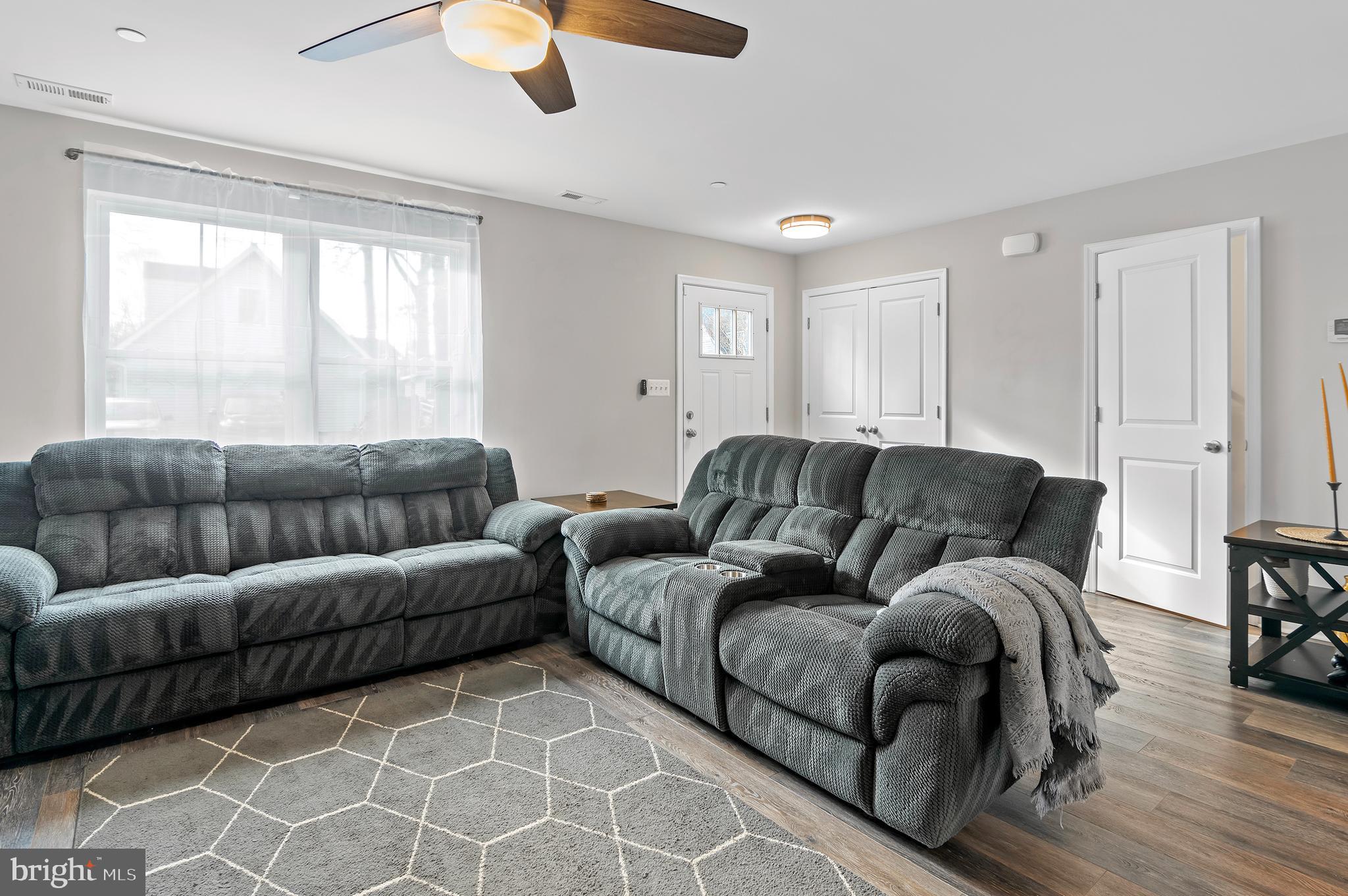 AVALON SHORES - Residential