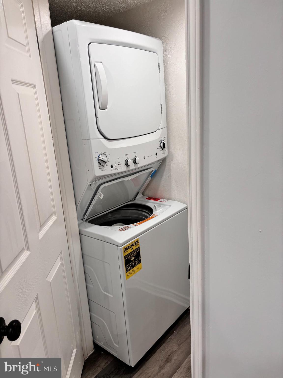 FOUNTAINS AT MCLEAN - Residential Lease