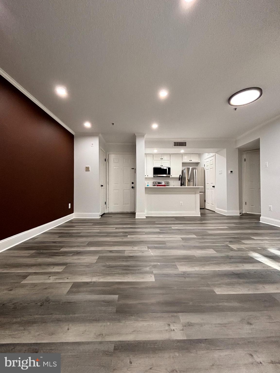 FOUNTAINS AT MCLEAN - Residential Lease