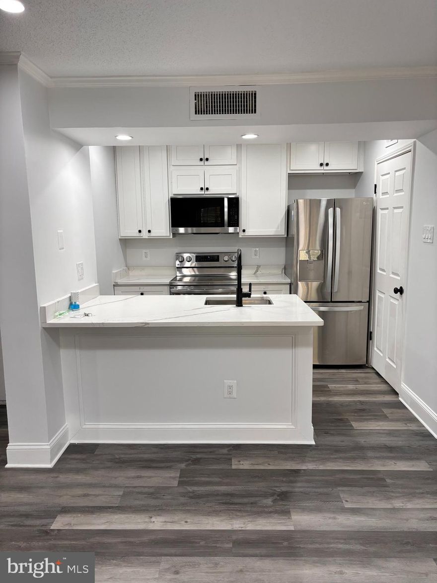 Welcome to your dream Condo! Discover your perfect space in this newly renovated 1-bath condo located in the heart of Tysons/McLean. Just a short walk from Tysons Galleria and Tysons Boro, this stylish space features stunning quartz countertops, pristine appliances, and a spacious walk-in closet. Enjoy the convenience of an in-unit washer and dryer, a lovely balcony for your morning coffee, and access to a refreshing community pool and gym for an active lifestyle. With easy access to metro and bus stops, commuting to DC, Maryland, and Dulles Airport is a breeze. Don’t miss the chance to experience luxury living in one of Northern Virginia’s most sought-after areas!