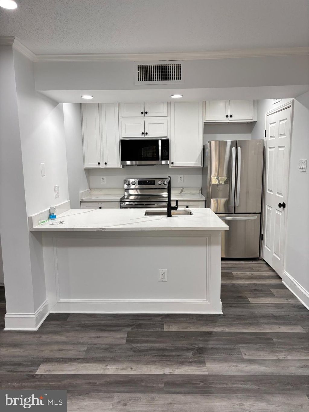 Photo of 1504 Lincoln Way #116, MCLEAN, VA 22102 (MLS # VAFX2274390)