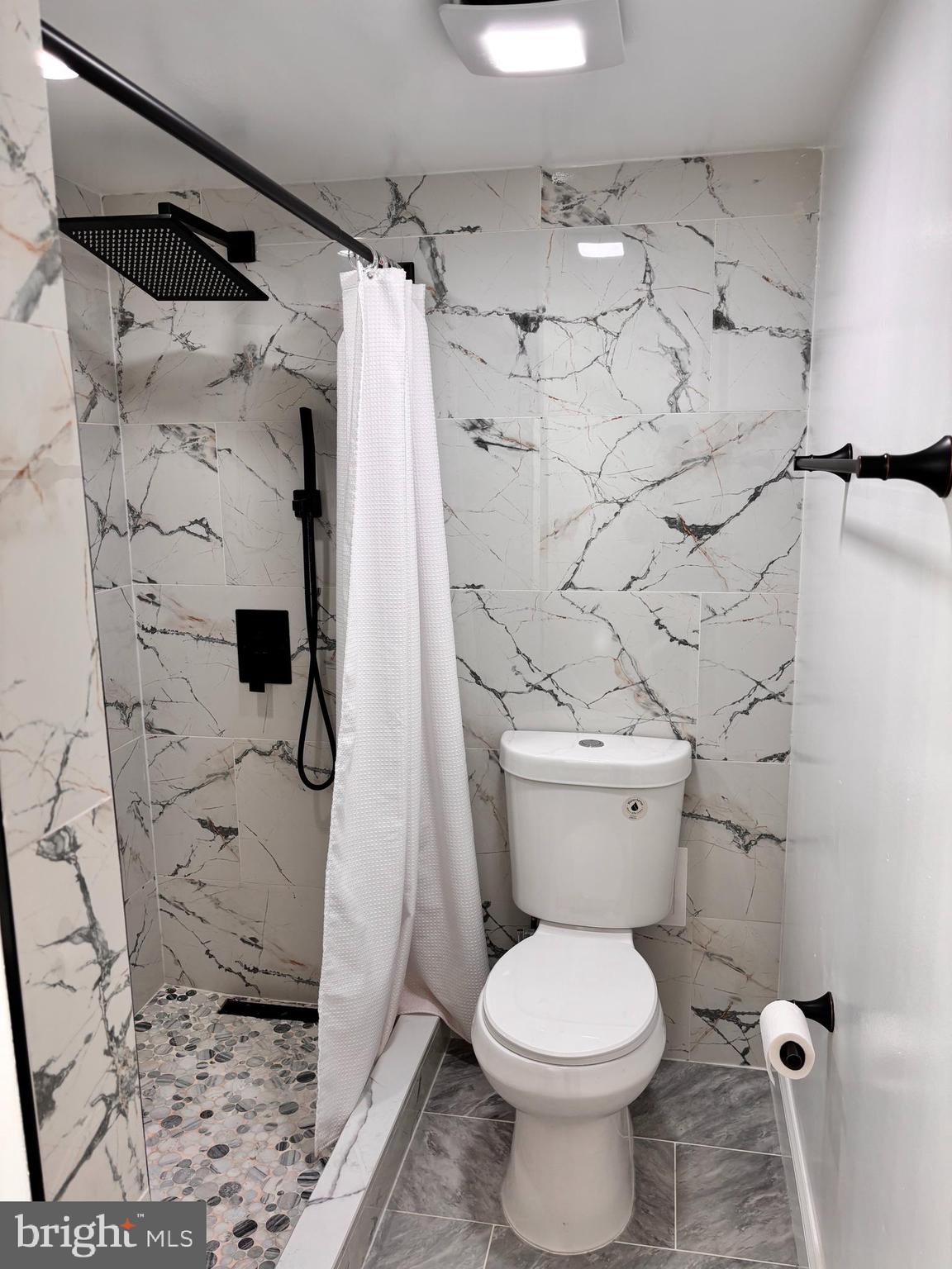 FOUNTAINS AT MCLEAN - Residential Lease