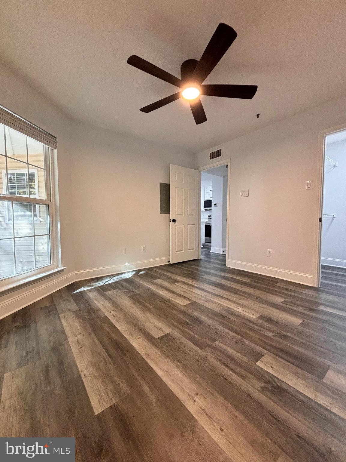 FOUNTAINS AT MCLEAN - Residential Lease