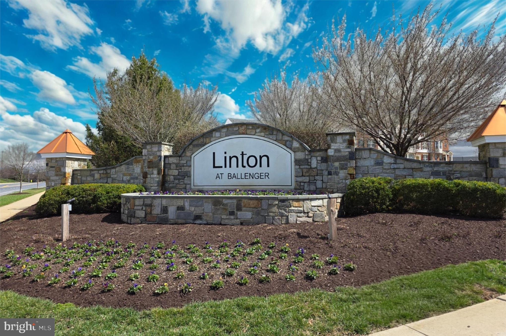 5043 SMALL GAINS WAY