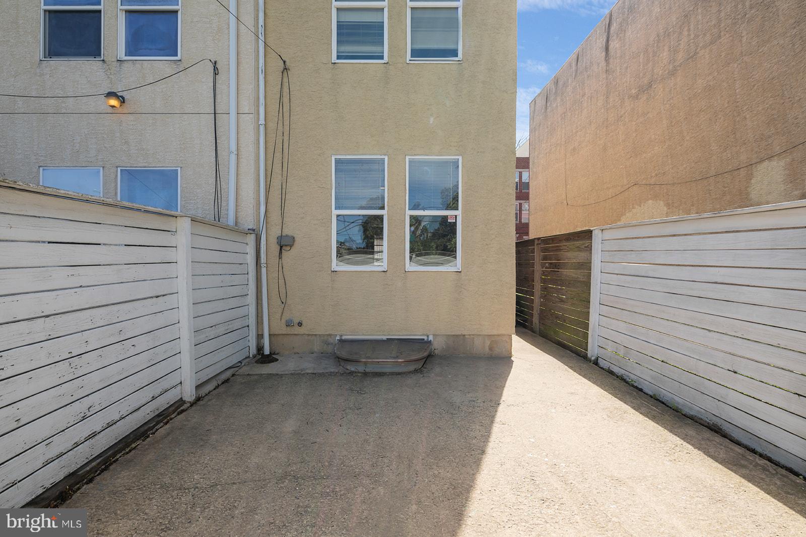 TEMPLE UNIVERSITY - Residential Lease