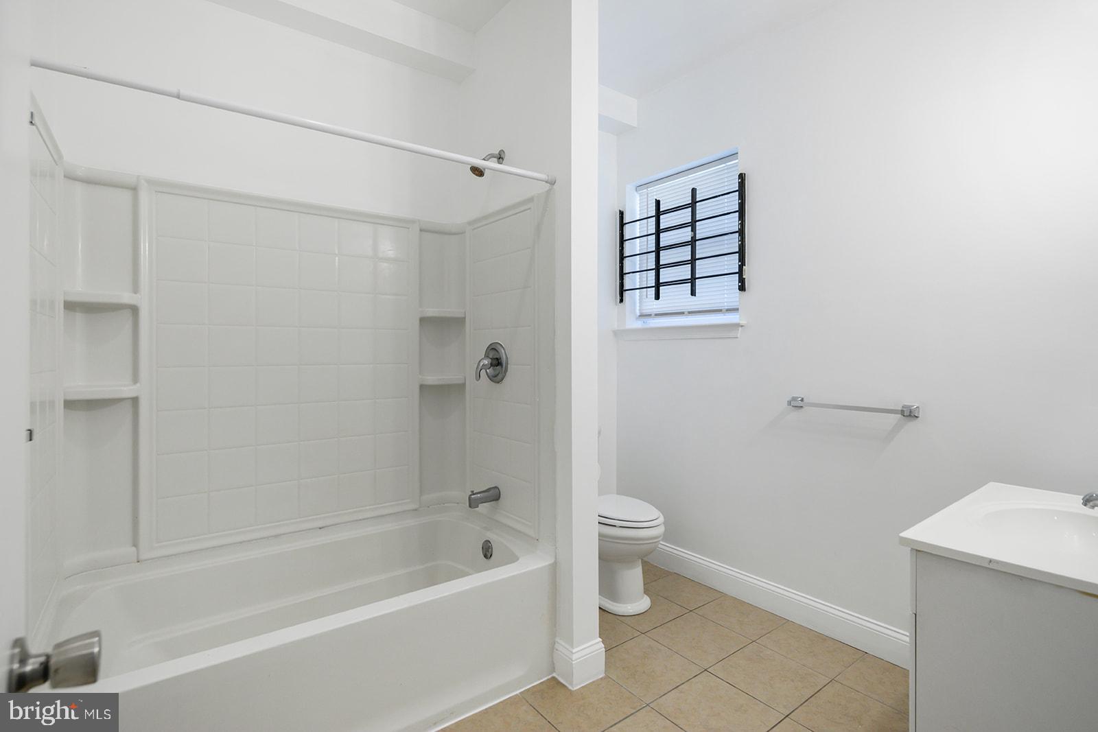 TEMPLE UNIVERSITY - Residential Lease