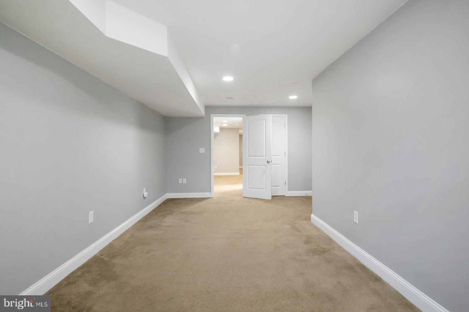 TEMPLE UNIVERSITY - Residential Lease