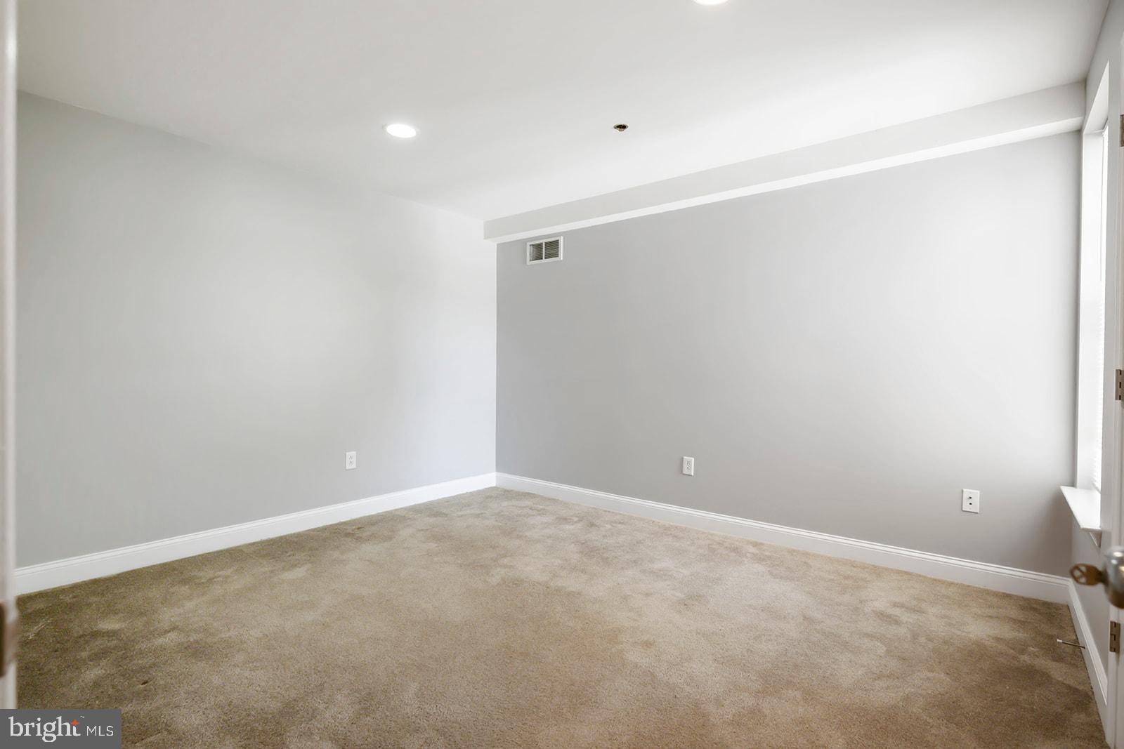 TEMPLE UNIVERSITY - Residential Lease