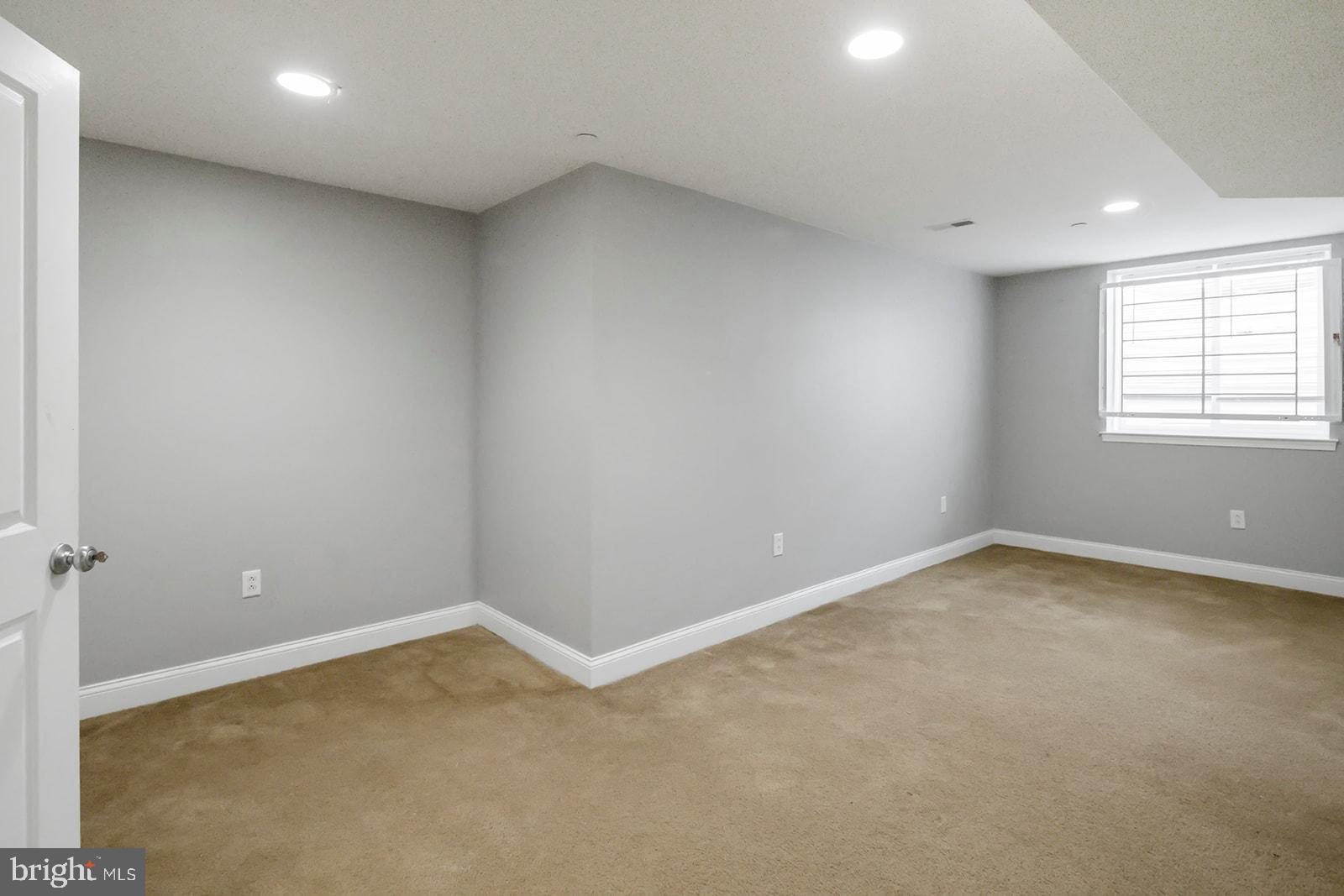 TEMPLE UNIVERSITY - Residential Lease