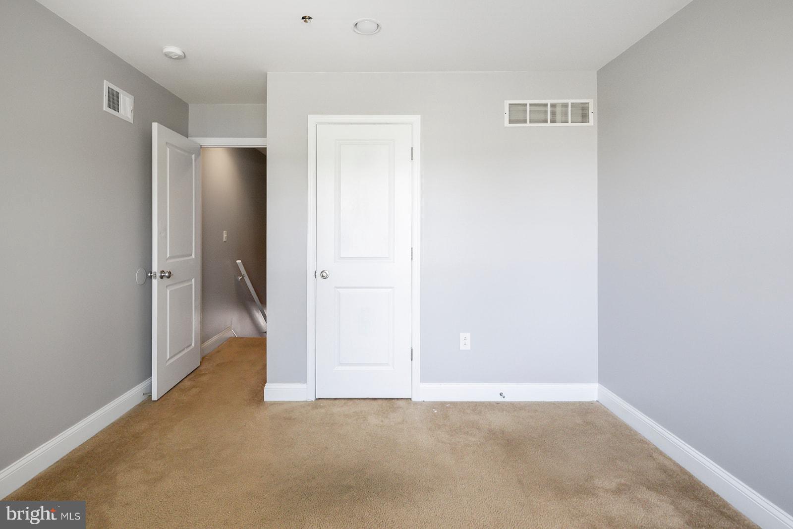 TEMPLE UNIVERSITY - Residential Lease