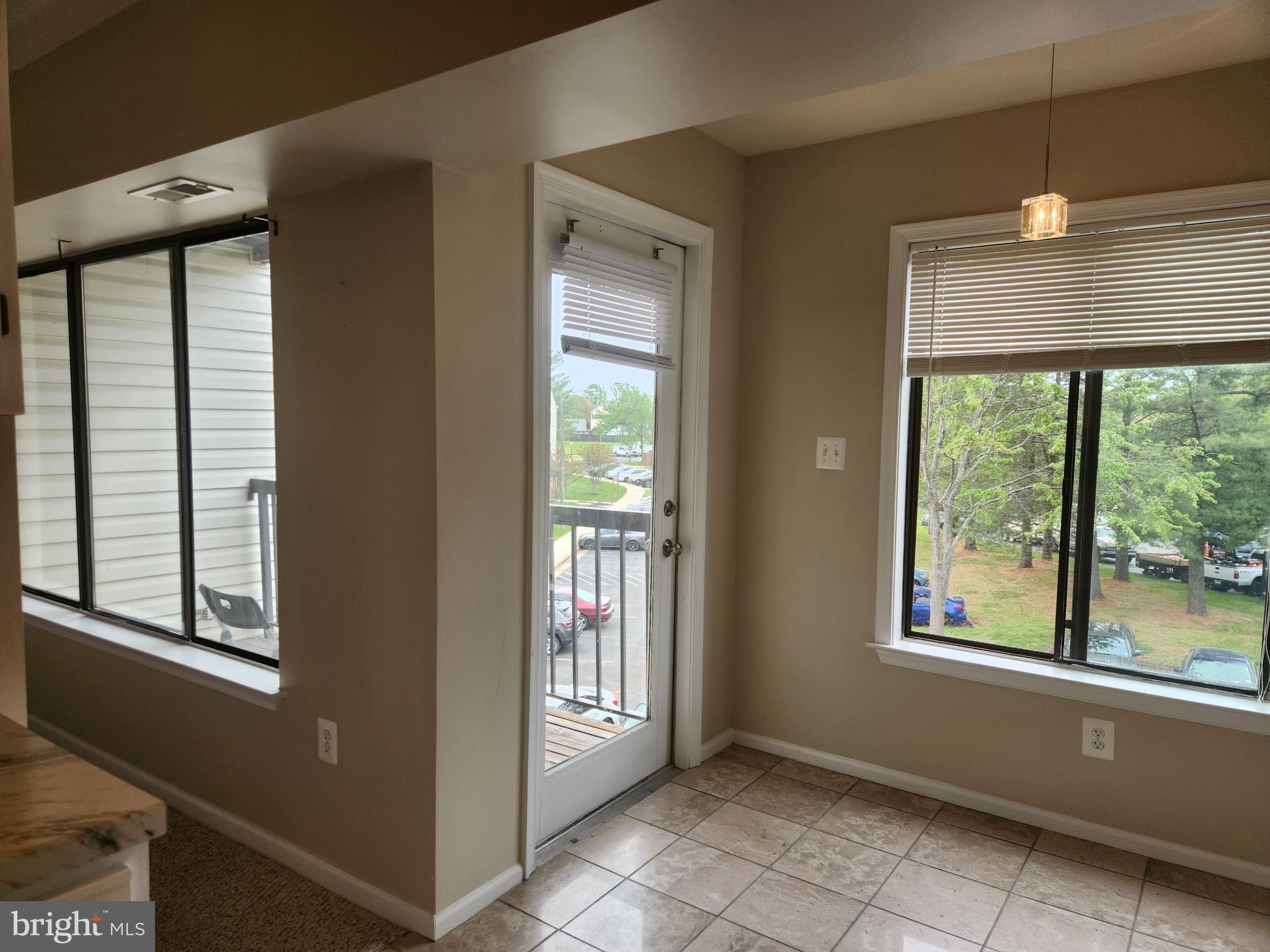 BATTERY HEIGHTS - Residential Lease