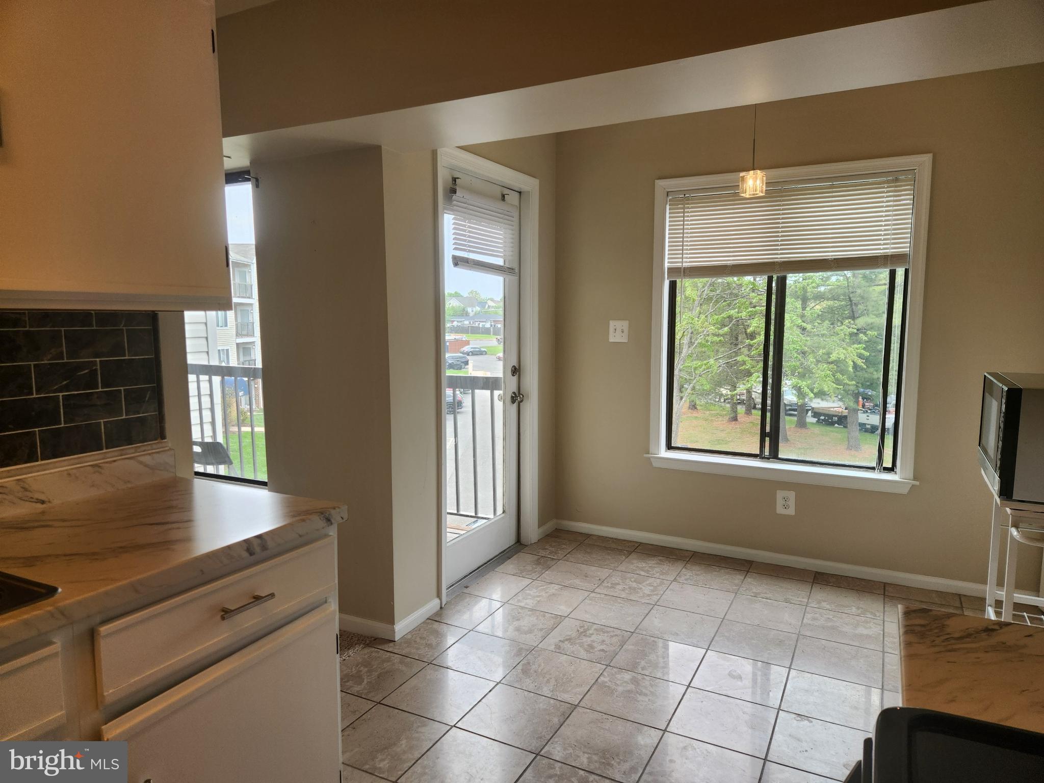 BATTERY HEIGHTS - Residential Lease