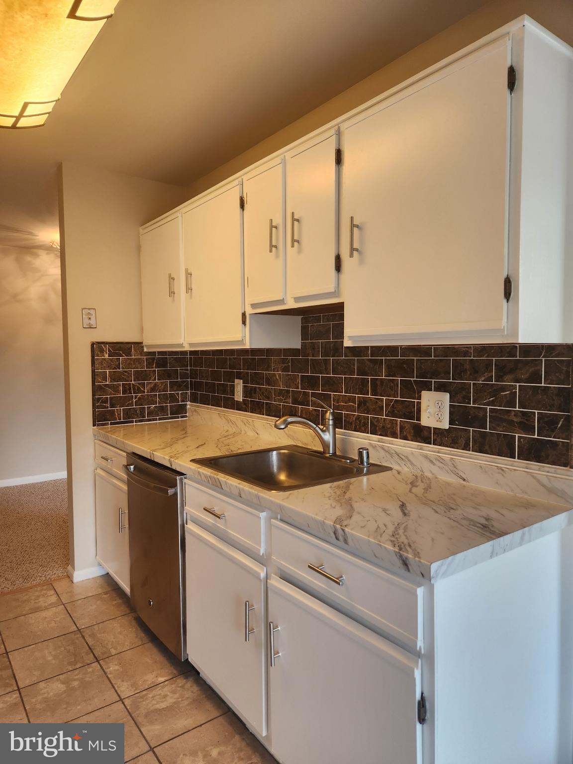 BATTERY HEIGHTS - Residential Lease