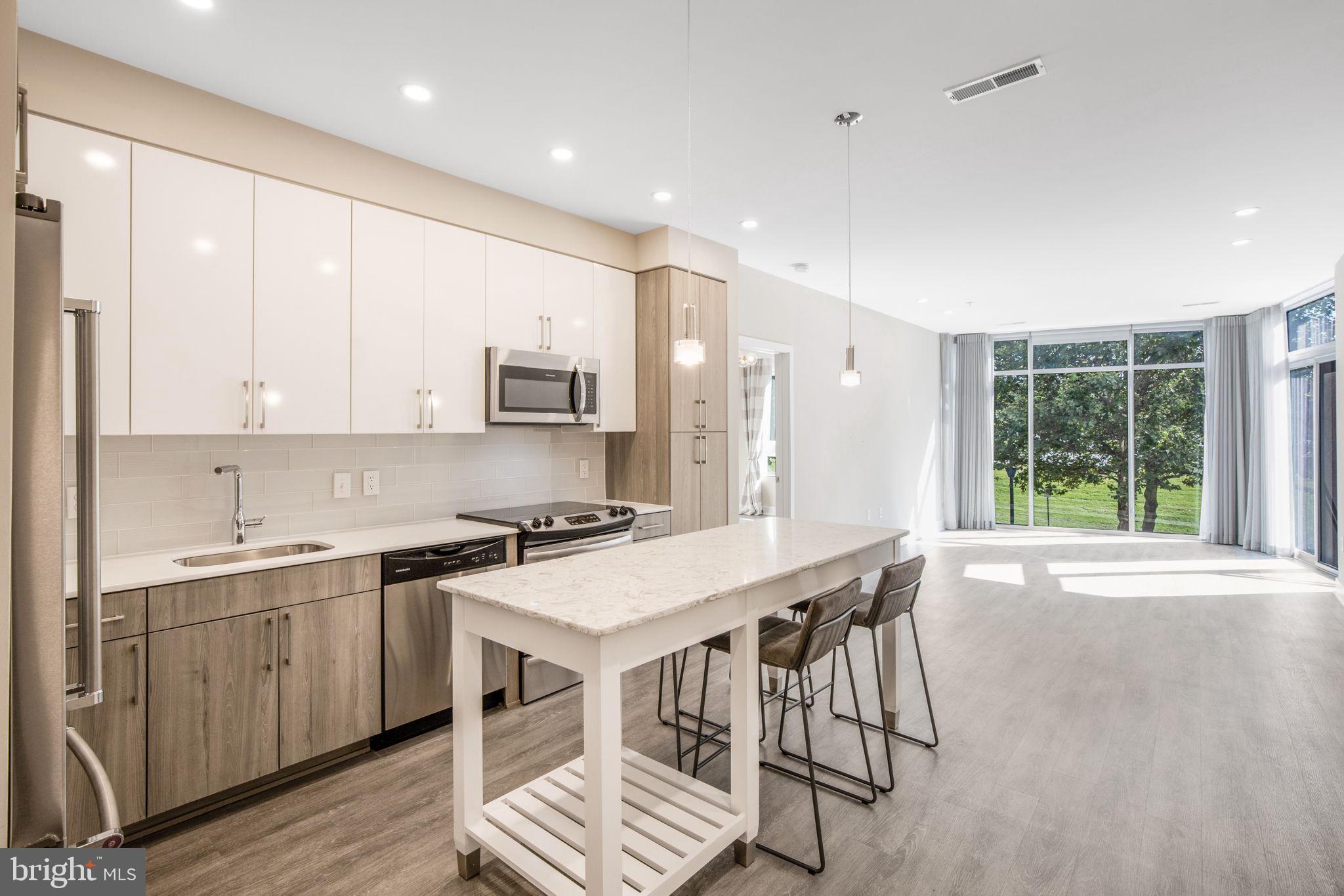 145 RIVERHAVEN DRIVE 125