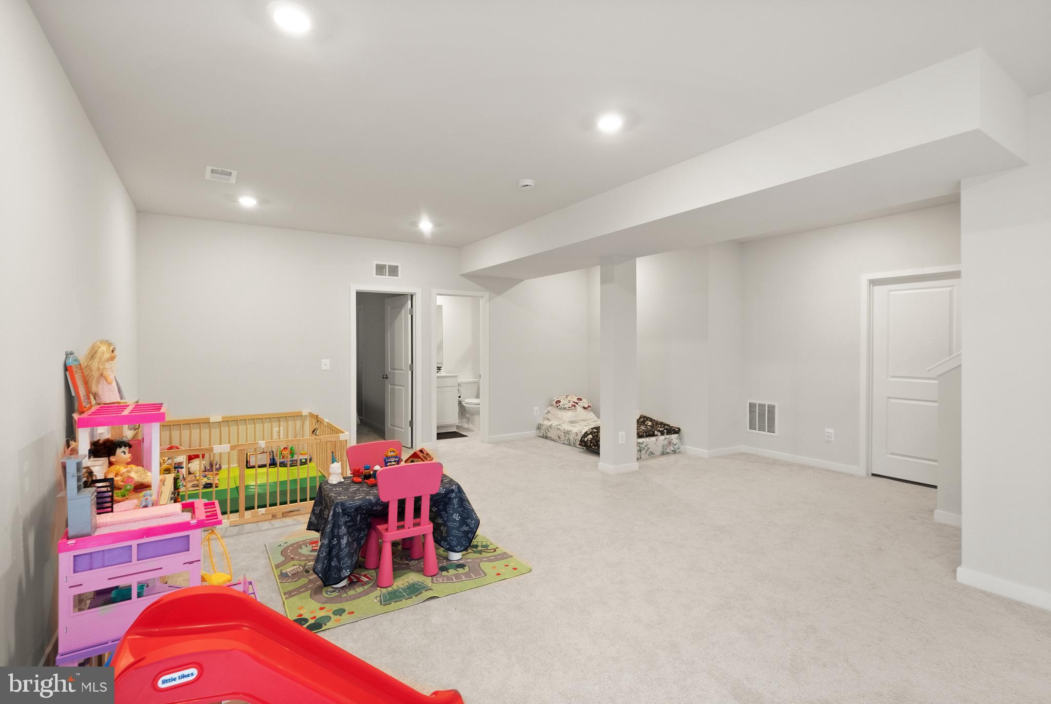 CLEVENGER CORNER VILLAGE - Residential