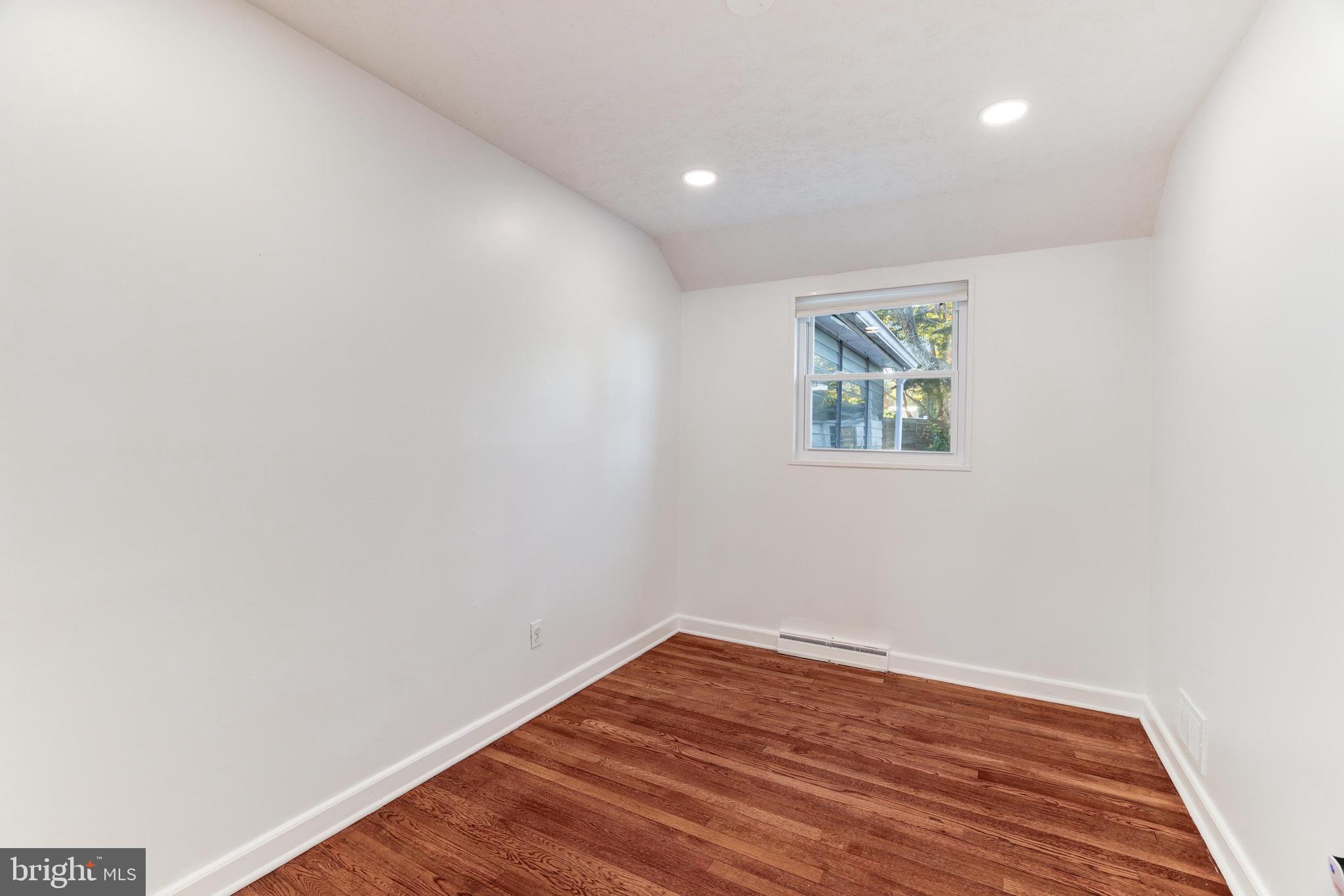 GLENMONT HILLS - Residential