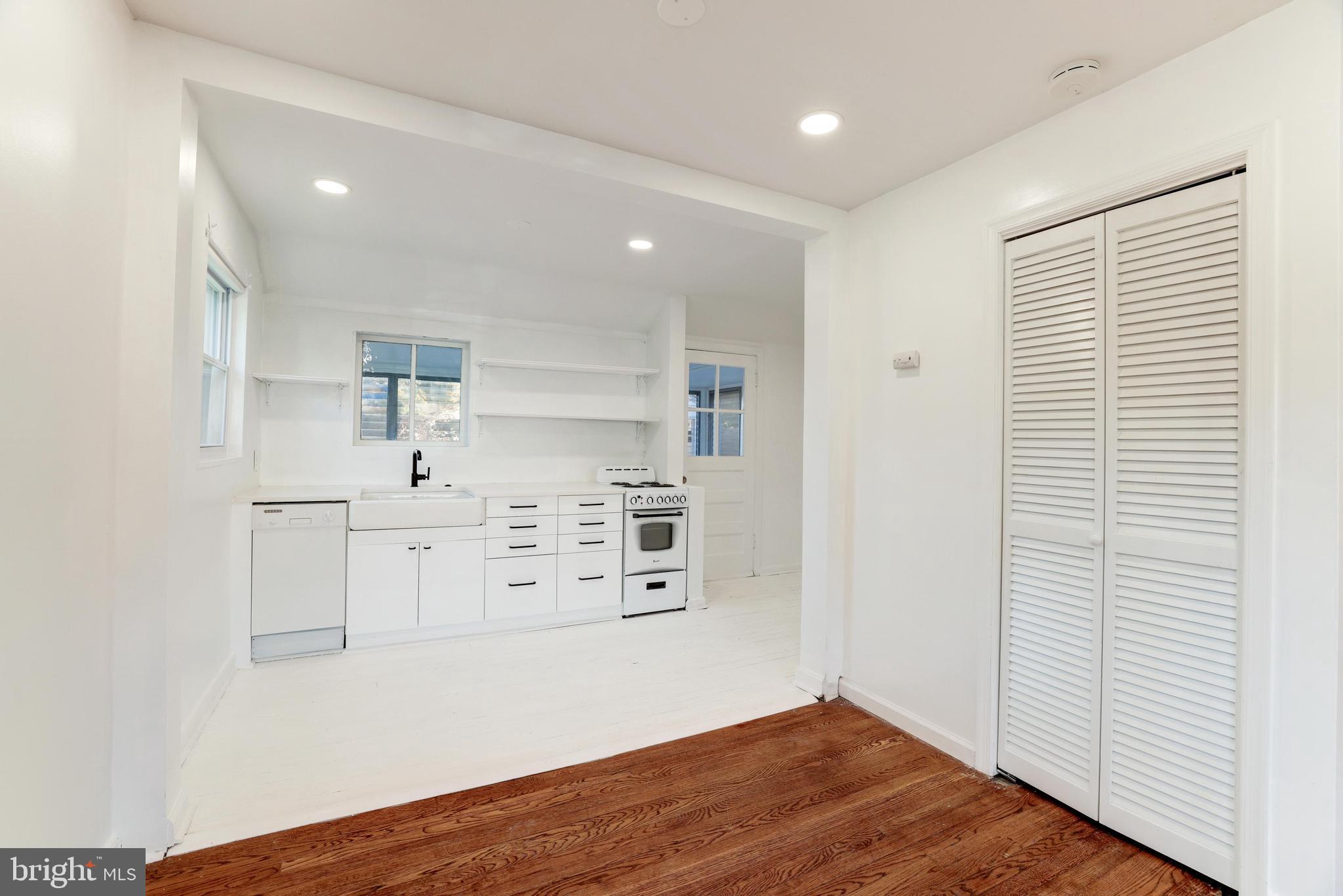 GLENMONT HILLS - Residential