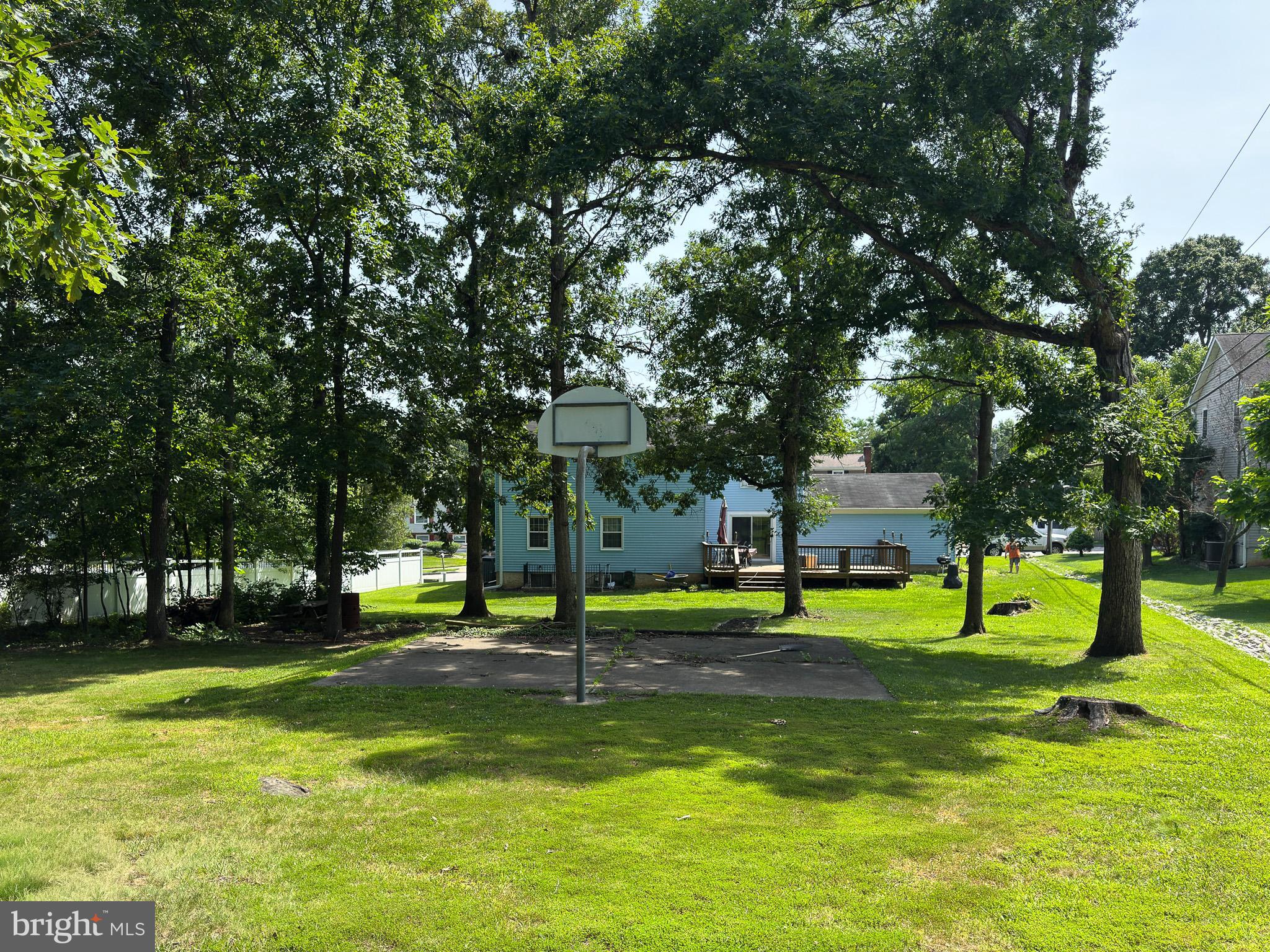 7002 PINECREST ROAD